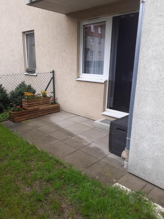 Sloneczny Apartament Z Malym Ogrodkiem Wejherowo Exterior photo